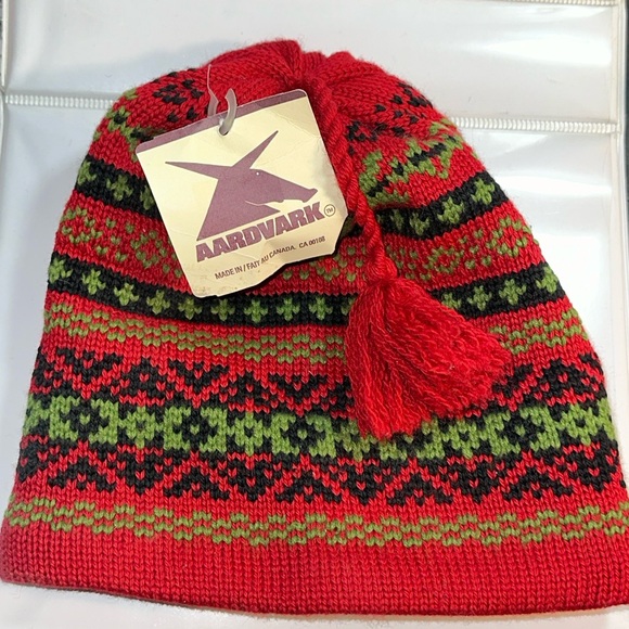 Aardvark 100% lined wool beanie/hat.  New with tag - Picture 1 of 5